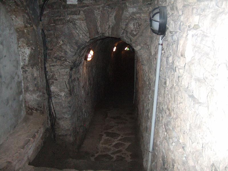 2009-08- (364).JPG - Unterirdischer Gang unter der Zitadellenmauer